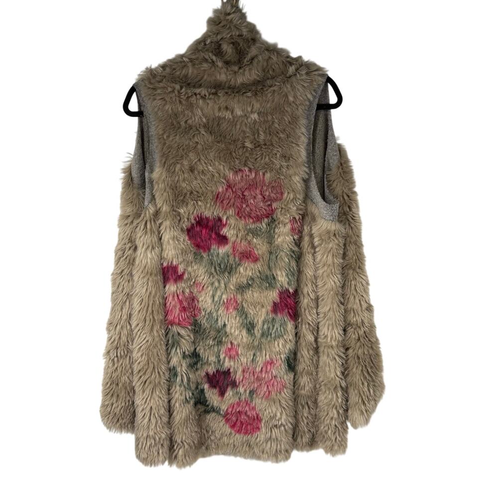 Dylan Faux Fur Open Vest Rose Print Detail Womens M Whimsy Festival Boho